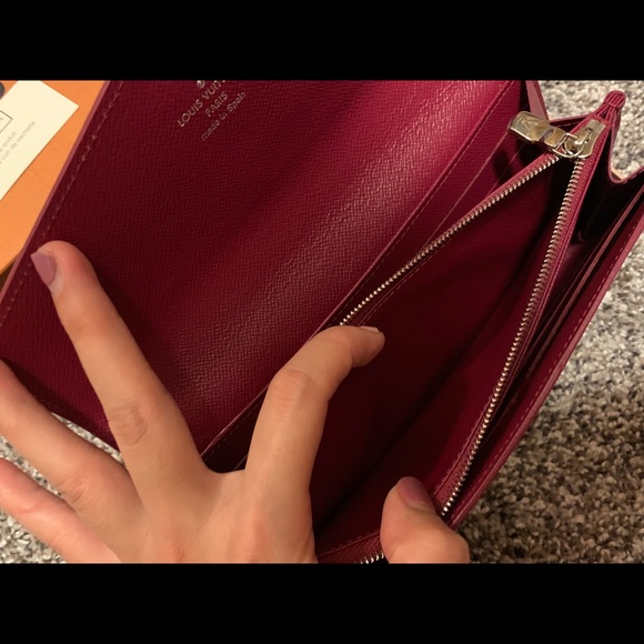 LV Sarah Wallet - Picture 6 of 7